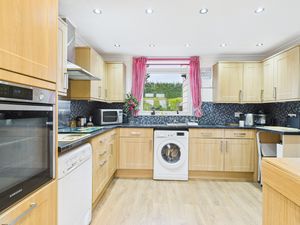 Kitchen- click for photo gallery